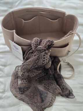 NWT Tote Organizer With Scarf.